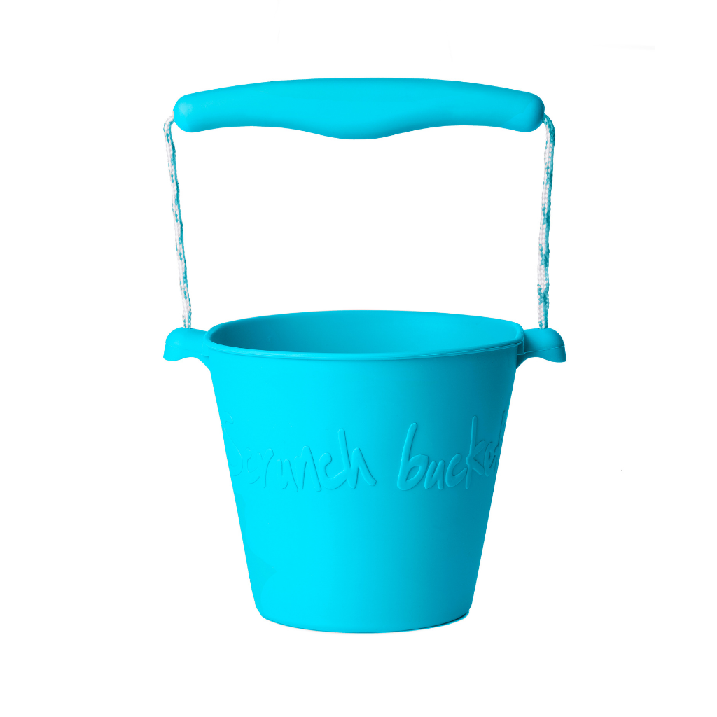 Scrunch silicone bucket in Blue Sky