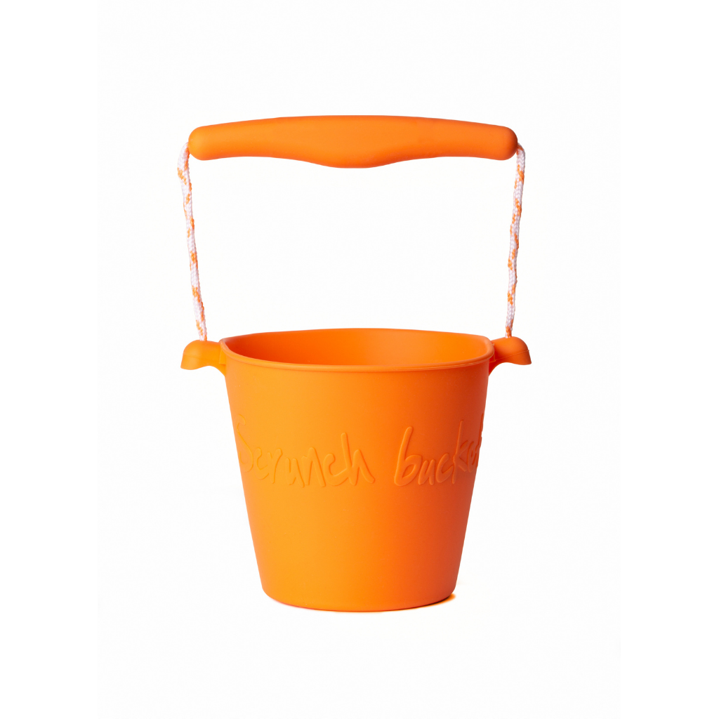 Scrunch silicone bucket in Pumpkin Orange