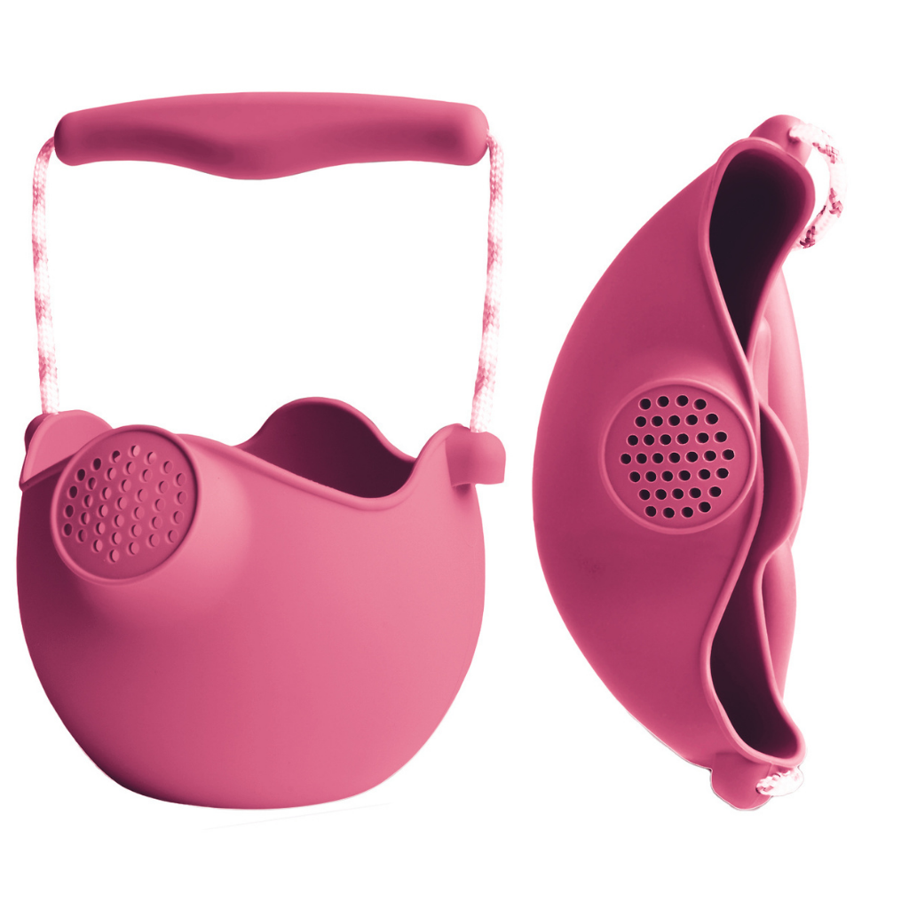 Scrunch silicone watering can in flamingo pink rolled